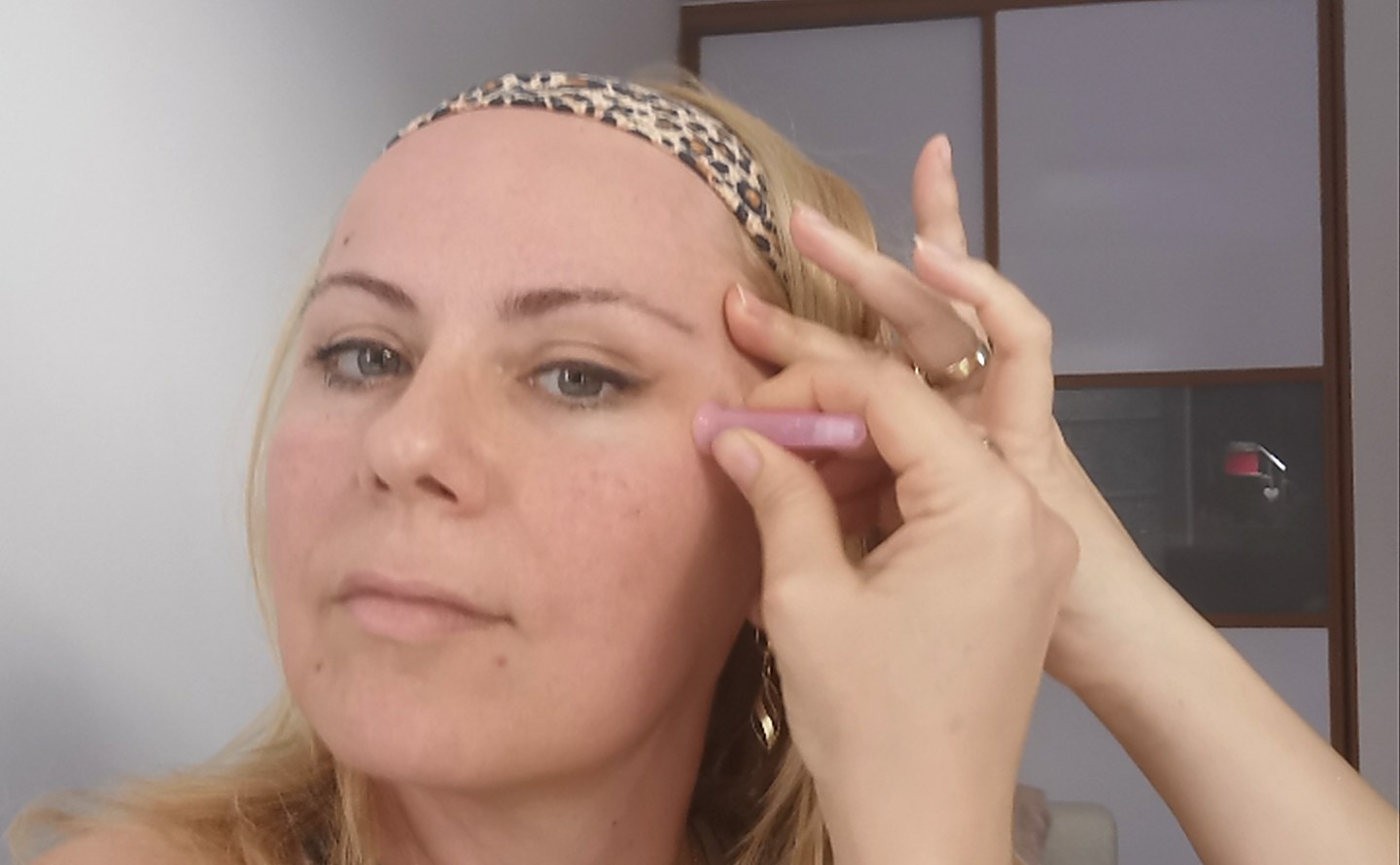 Irena vede malou baňku v očním okolí